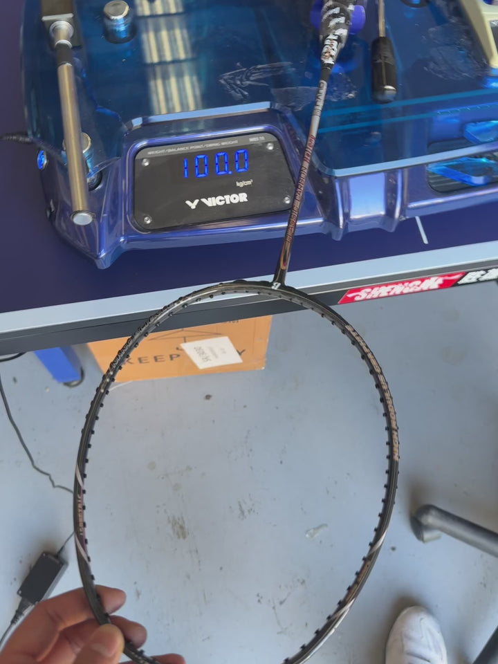 Bonny WU QUE Black Dragon Badminton Racket 90g max 30lbs