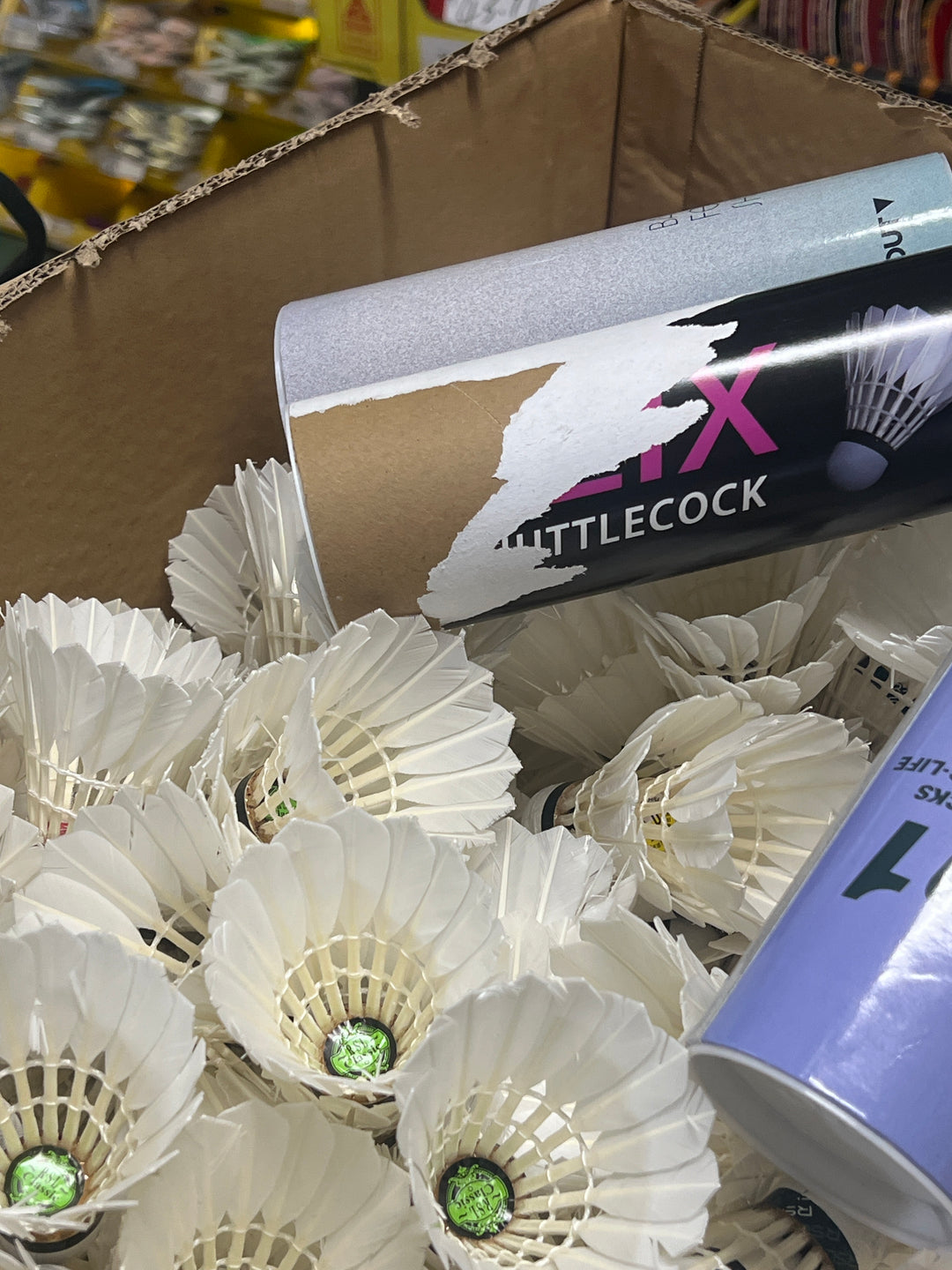 SP x SPORT Top Class Used Shuttlecock(Random Brand) Badminton Shuttlecock – view 3