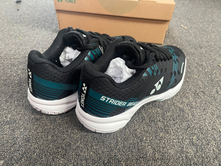 YONEX Power Cushion Strider Beat SHBSB1EX Black/White badminton shoes