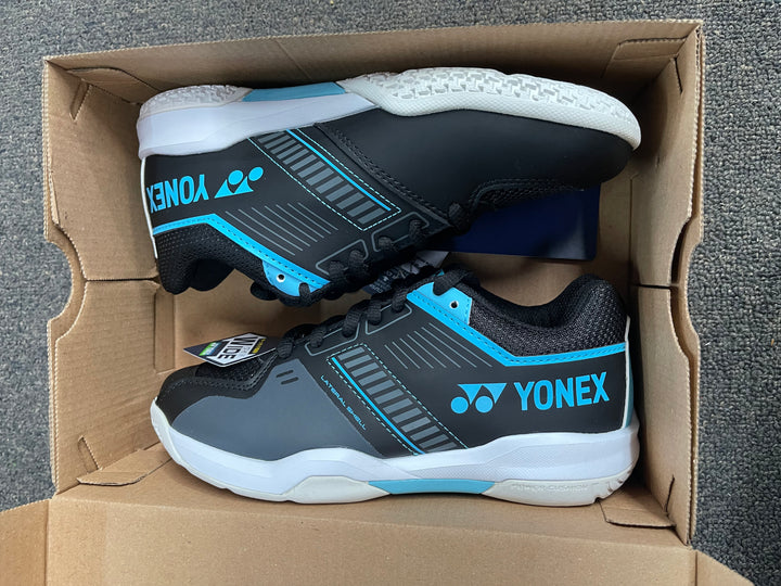 YONEX Power Cushion Strider Flow Wide SHBSF1WEX Black/Blue badminton shoes