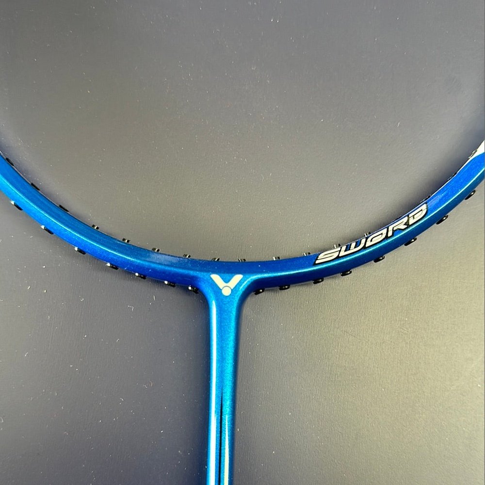 Victor BRAVE SWORD 1900f badminton racket 87g