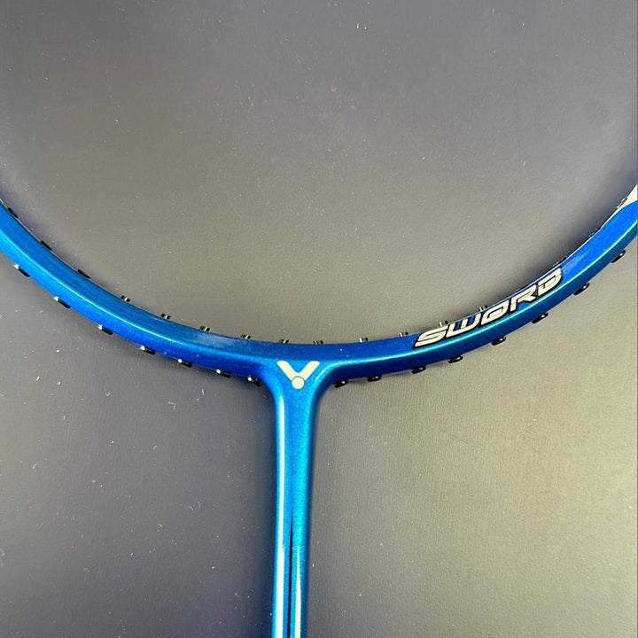 Victor BRAVE SWORD 1900f badminton racket 87g