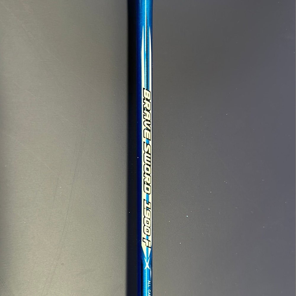 Victor BRAVE SWORD 1900f badminton racket 87g